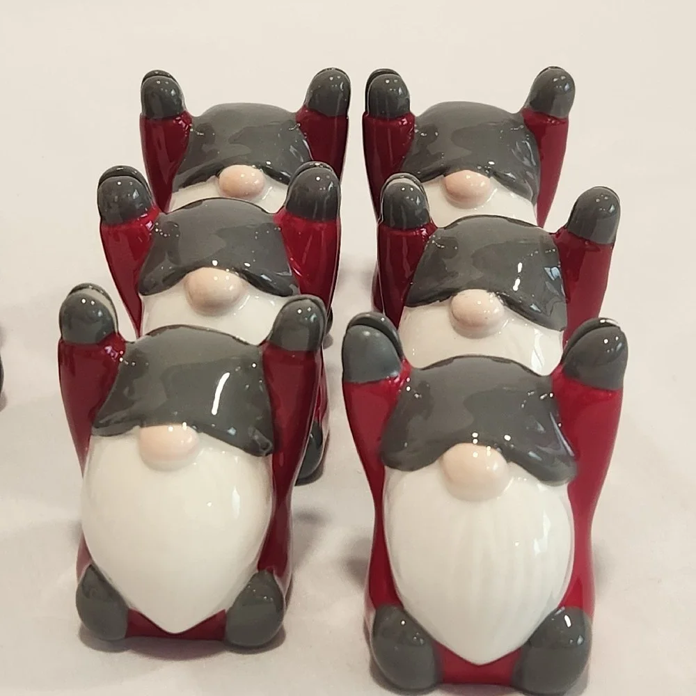 Pottery Barn Gnome Salt & Pepper Shakers +‎ 12 Place Card Holders